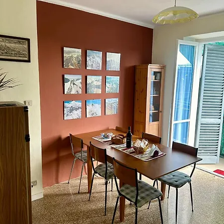 Centro Attico Con Terrazza 公寓