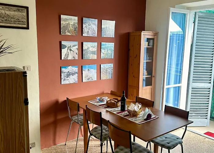 Centro Attico Con Terrazza アパート