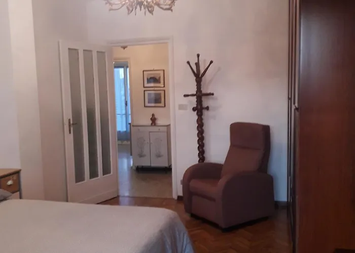 Centro Attico Con Terrazza アパート